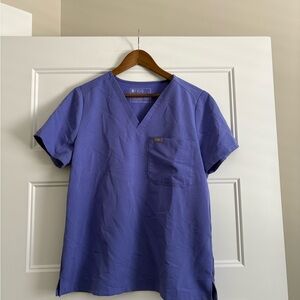 Figs Short Sleeve V-Neck Scrub Top in Lavender Purple
